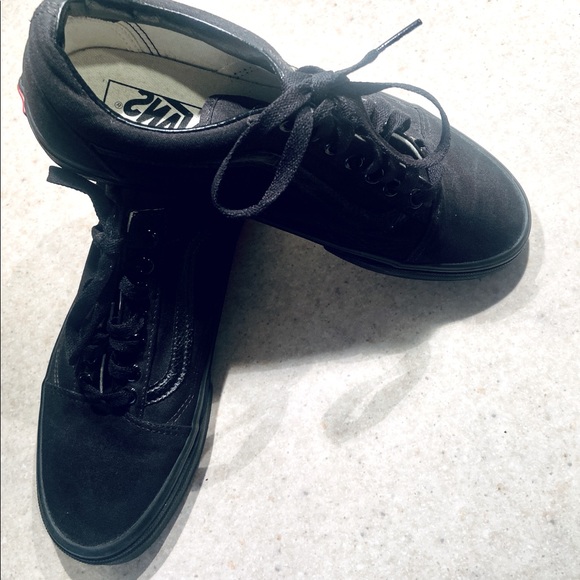 Vans Mens shoes worn once inside to try on. Didn’t fit properly. - Picture 3 of 3